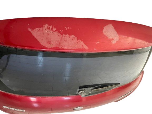 QUINTA PUERTA TRASERA SUZUKI SWIFT DETALLE PINTURA